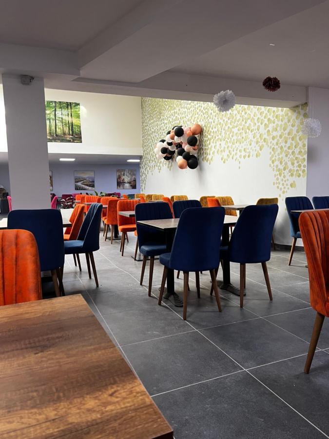 Hotel Aviation Saint-Gilles Екстер'єр фото