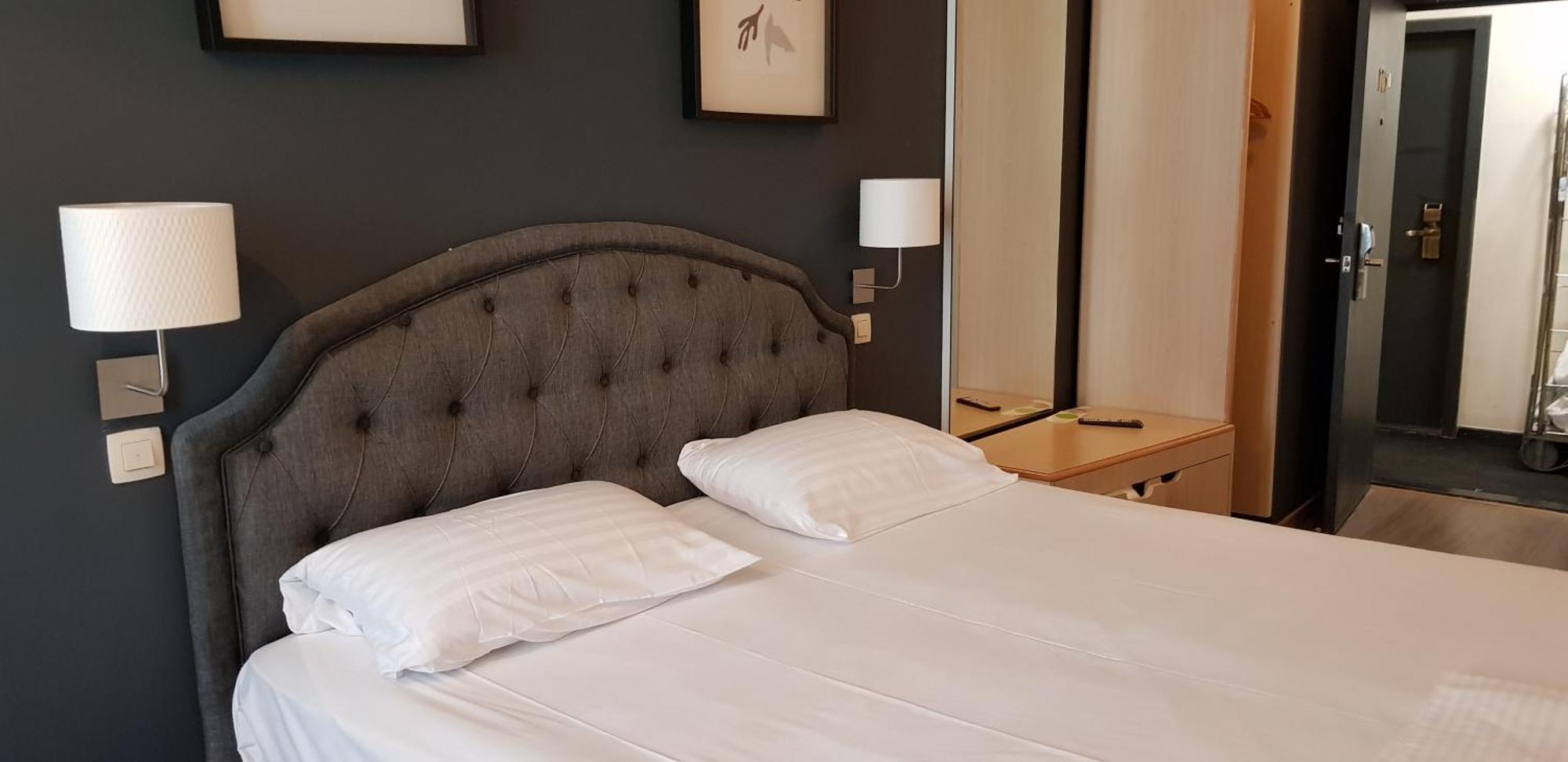 Hotel Aviation Saint-Gilles Екстер'єр фото