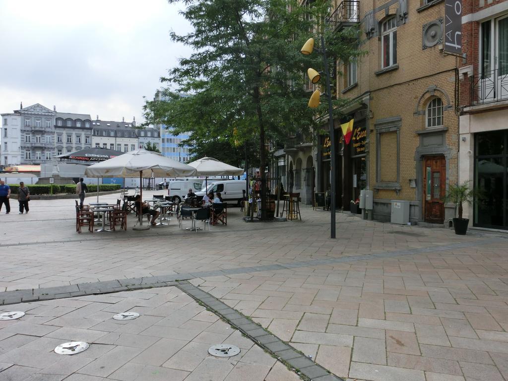 Hotel Aviation Saint-Gilles Екстер'єр фото