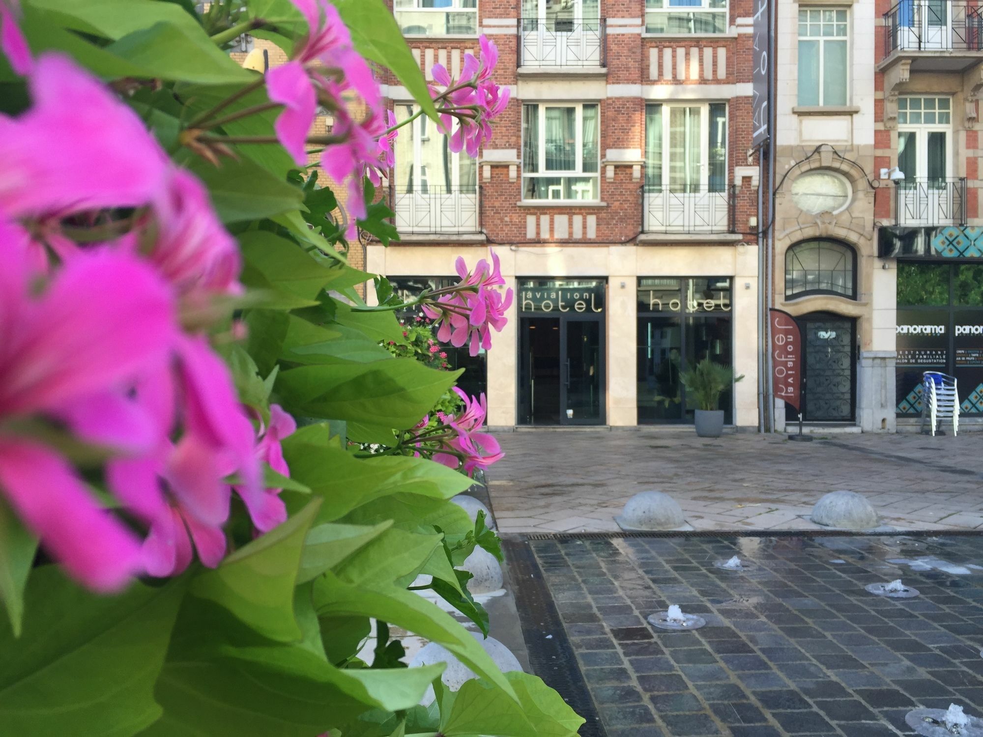 Hotel Aviation Saint-Gilles Екстер'єр фото